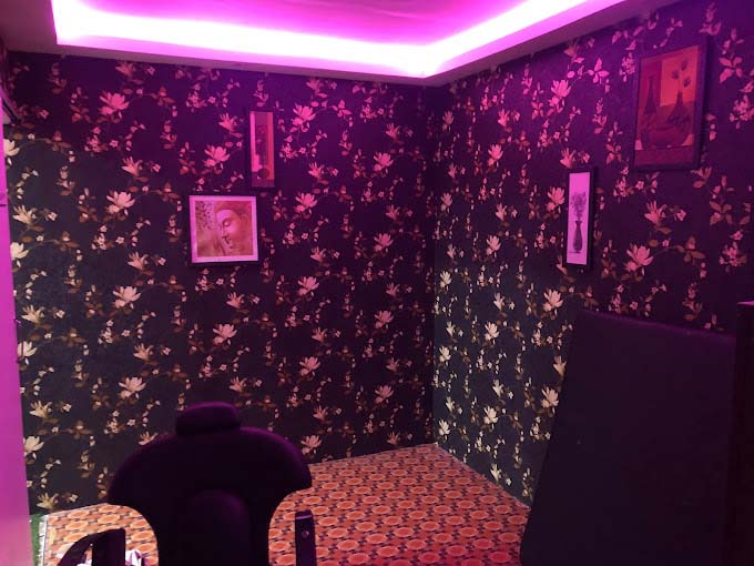 living-room-wall-paper-koyembedu